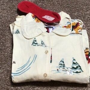 🆕Woman Pooh Disney store winter night shirt with eye covering